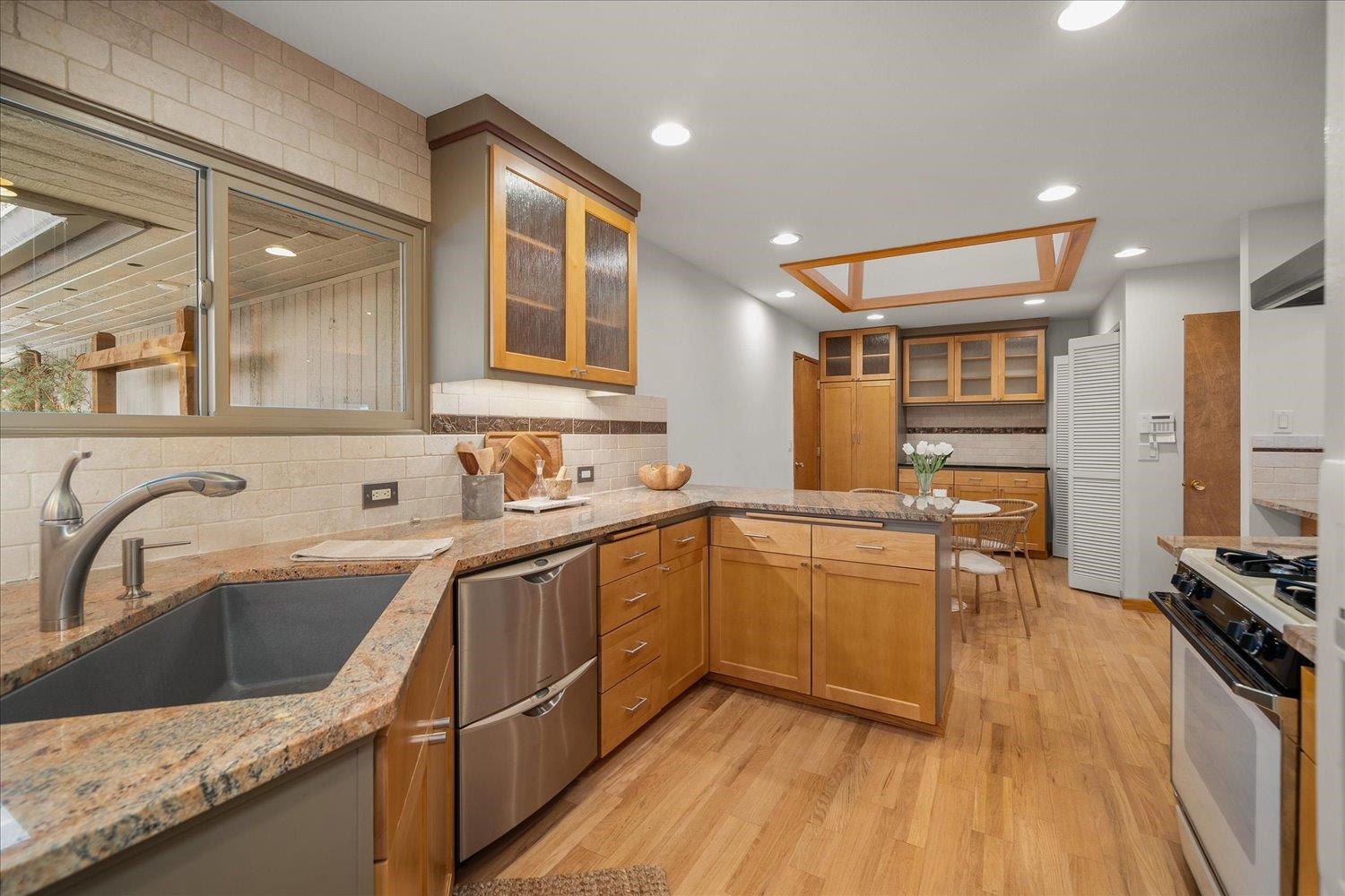 3515 South Altamont Street Spokane, WA 99223 - Photo 6 of 26