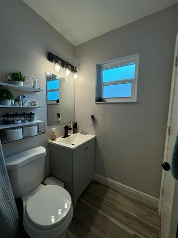 $499,000 | 4161 Southwest 56th Avenue, Davie, FL 33314