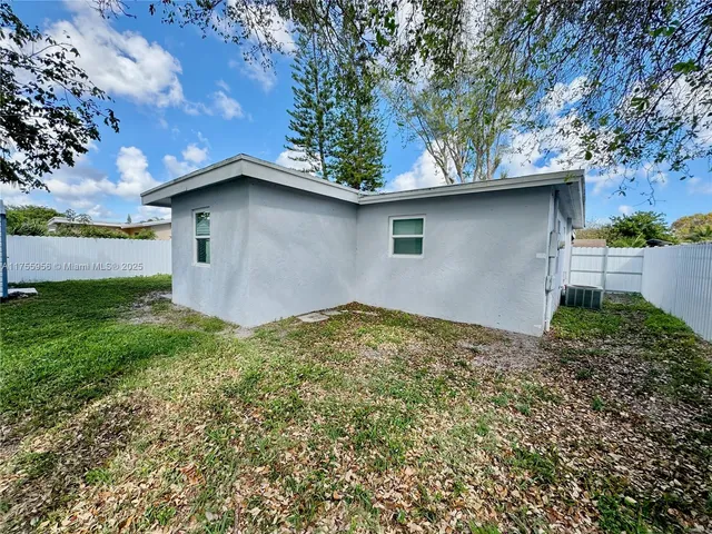 $499,000 | 4161 Southwest 56th Avenue, Davie, FL 33314