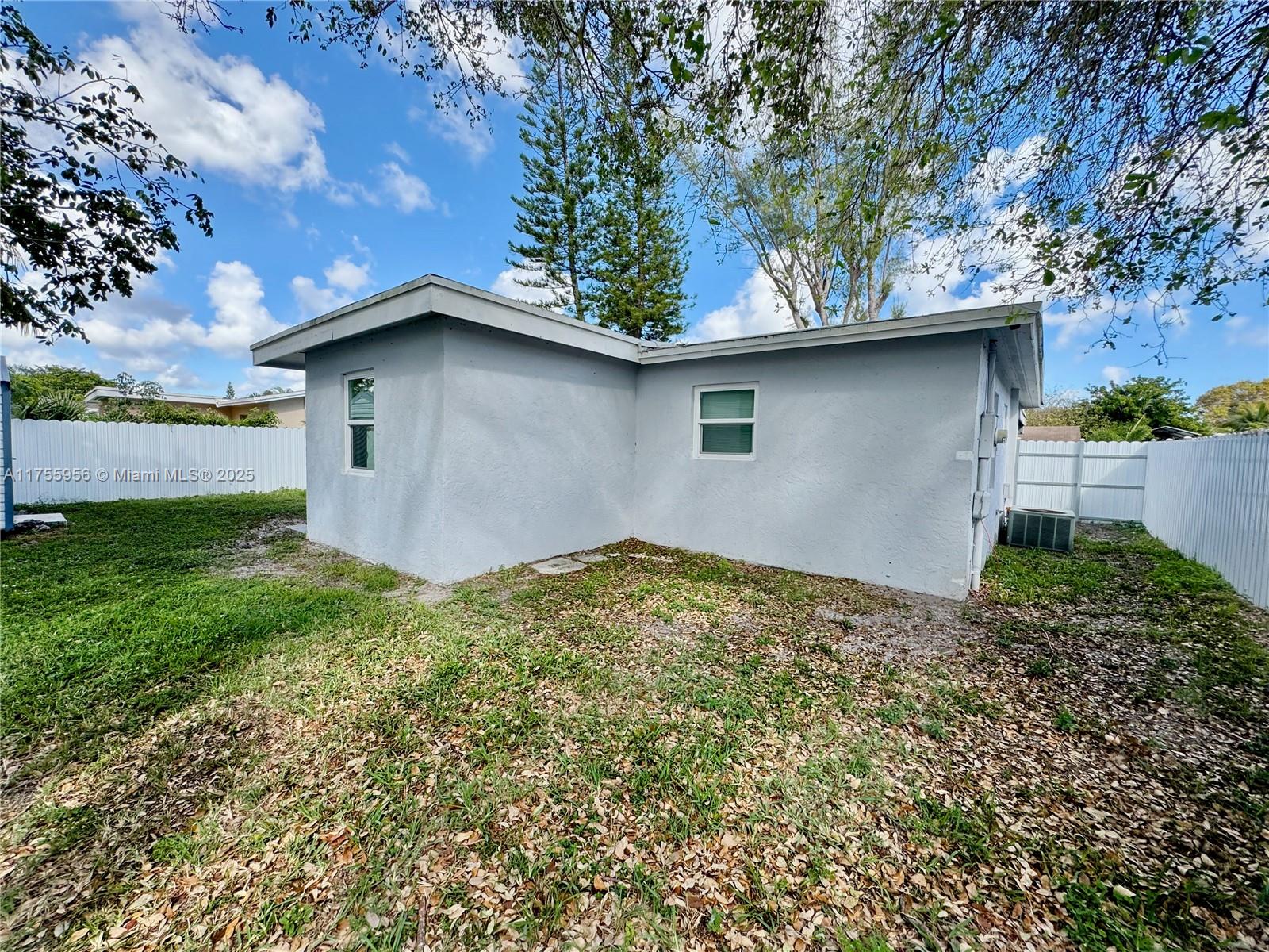 4161 Southwest 56th Avenue Davie, FL 33314 - Photo 32 of 40