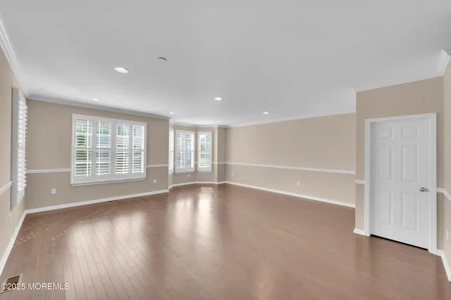 $4,950 | 308 Princeton Court, Shrewsbury, NJ 07702