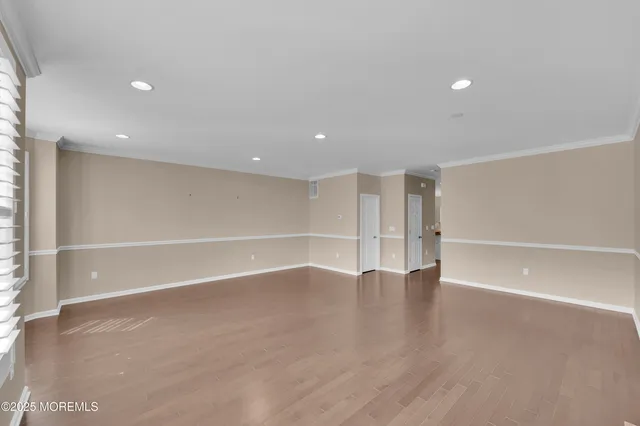 $4,950 | 308 Princeton Court, Shrewsbury, NJ 07702