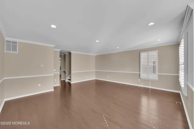 $4,950 | 308 Princeton Court, Shrewsbury, NJ 07702