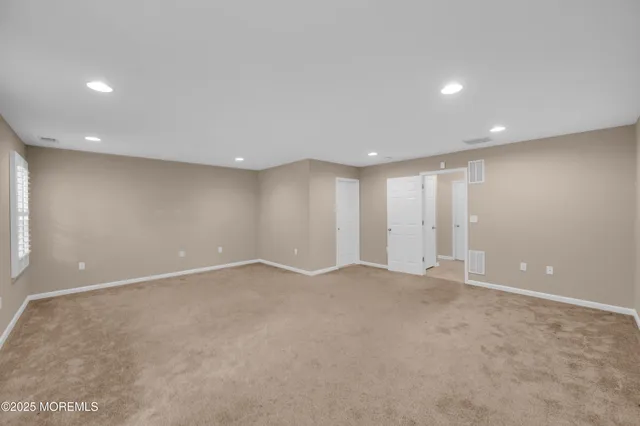 $4,950 | 308 Princeton Court, Shrewsbury, NJ 07702