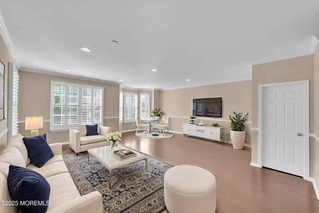 $4,950 | 308 Princeton Court, Shrewsbury, NJ 07702