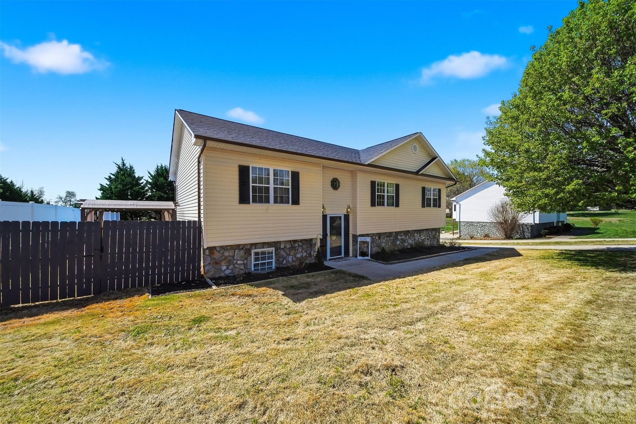 696 Pine Mountain Road Hudson, NC 28638 - Photo 2 of 43