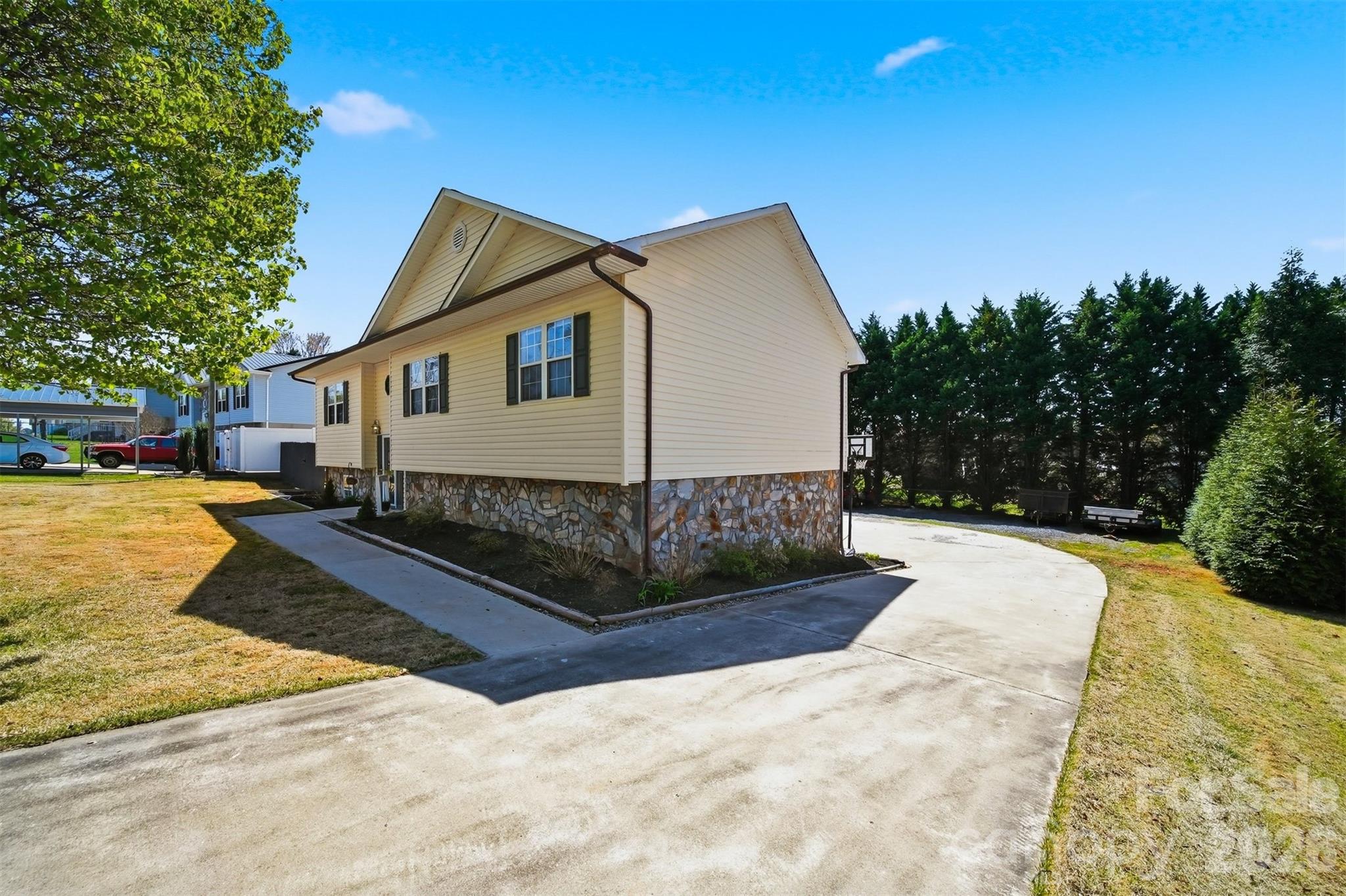 696 Pine Mountain Road Hudson, NC 28638 - Photo 38 of 43