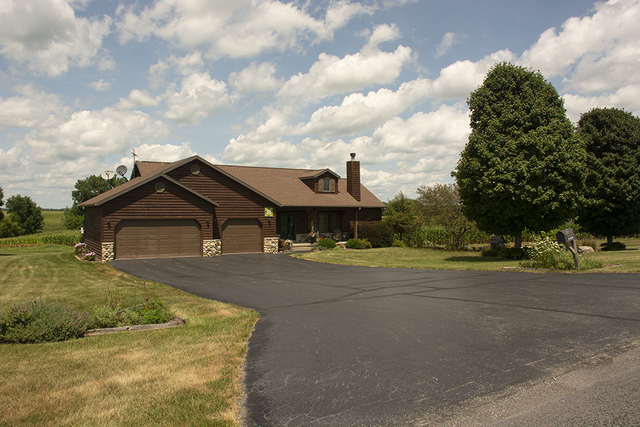 14990 Penrose Road Morrison, IL 61270 - Photo 1 of 39