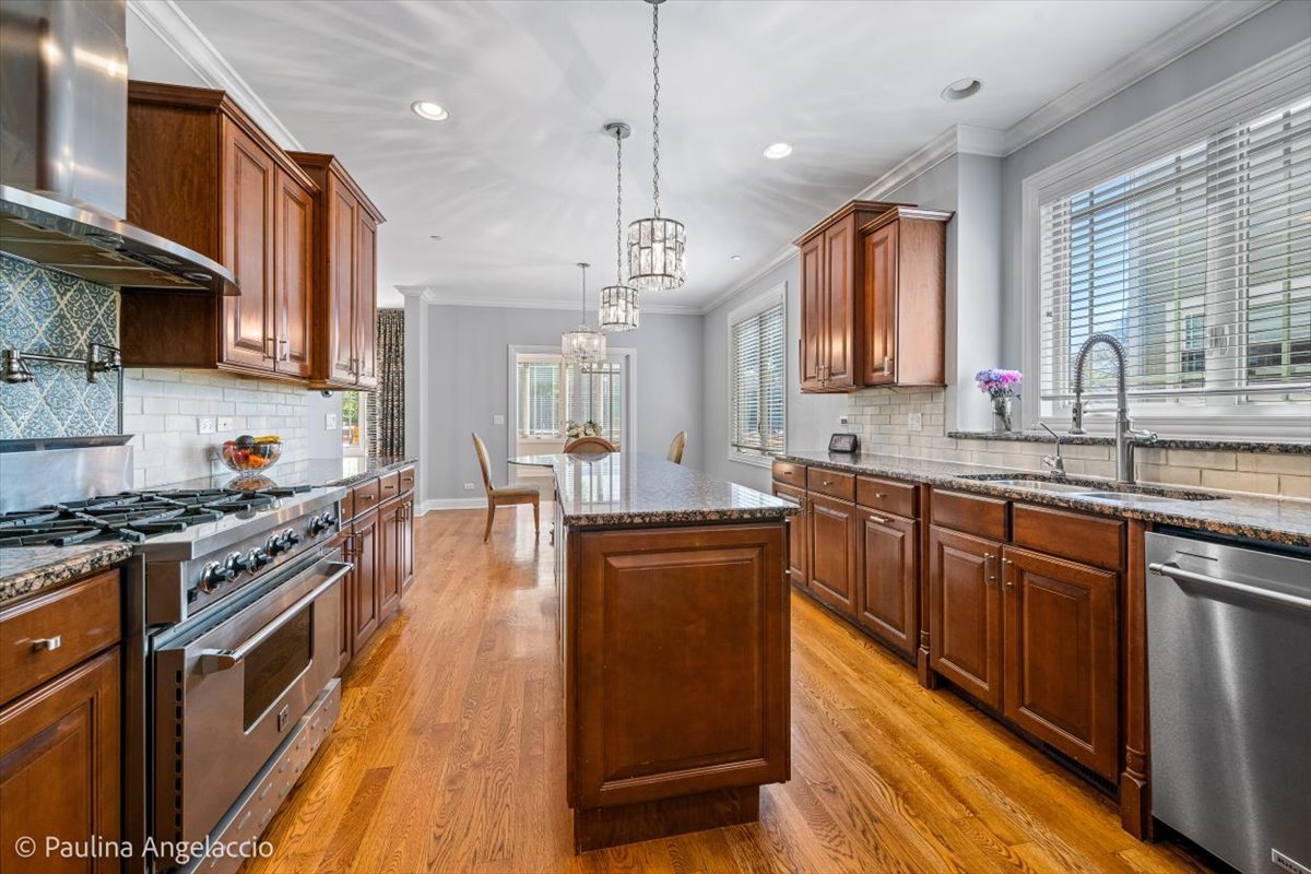 443 June Terrace Barrington, IL 60010 - Photo 13 of 44