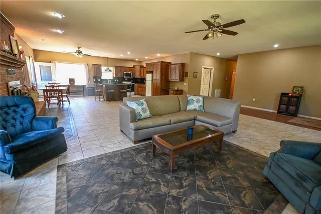 $850,000 | 9350 Southeast 500 Road, Collins, MO 64738