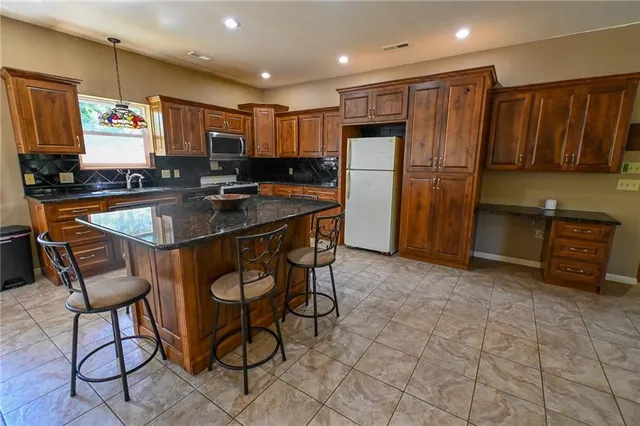 $850,000 | 9350 Southeast 500 Road, Collins, MO 64738