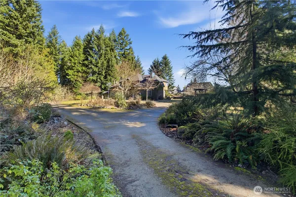 $919,500 | 13515 152nd Street East, Puyallup, WA 98374