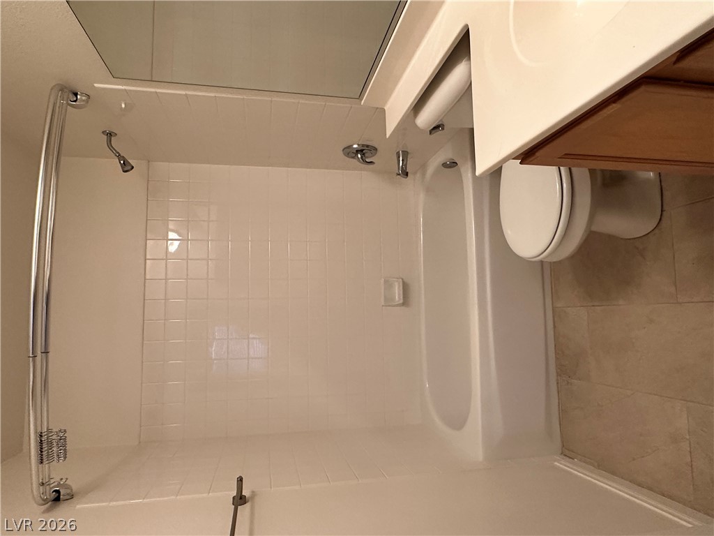 1922 Thunder Ridge Circle Henderson, NV 89012 - Photo 20 of 27 A well-maintained bathroom provides a clean and functional space for daily routines.