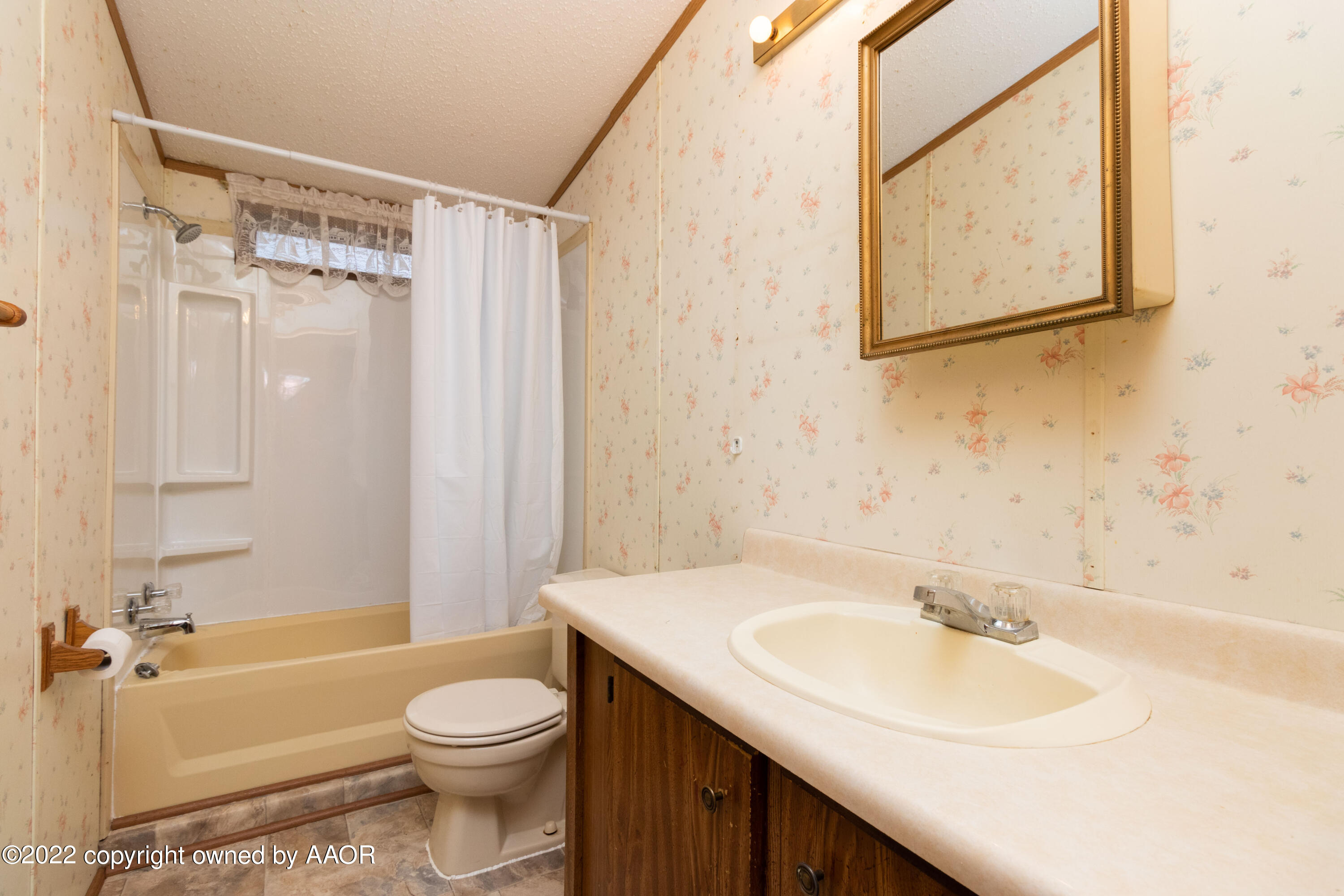 5351 Michael Road Canyon, TX 79015 - Photo 18 of 25 hall bathroom