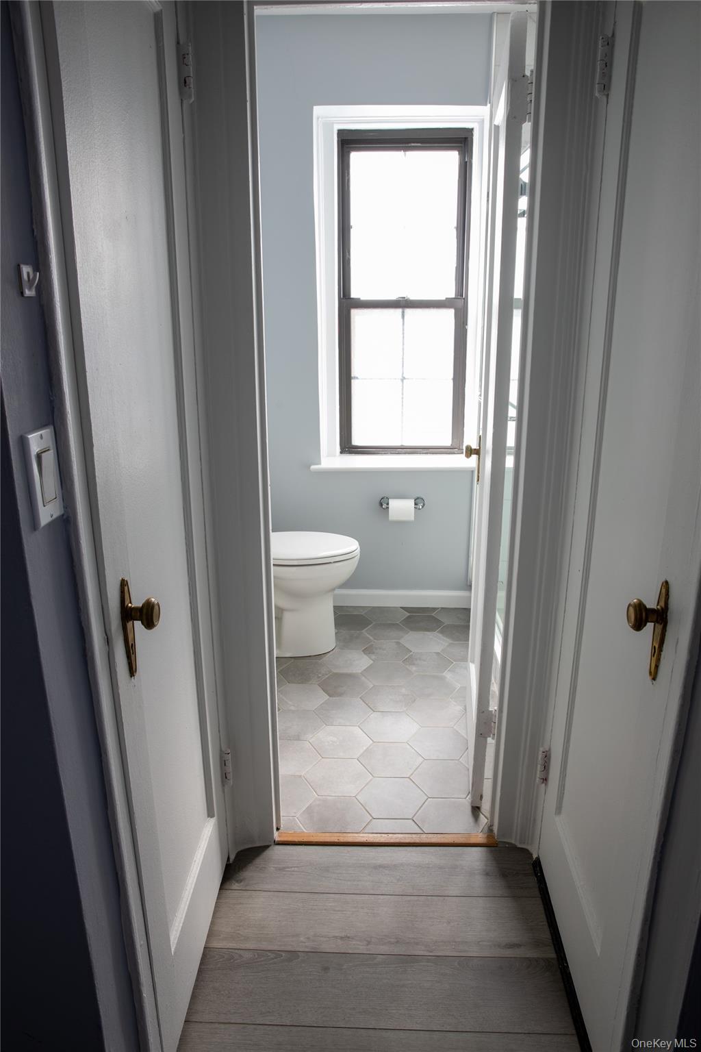 178 Garth Road, Unit 1A Scarsdale, NY 10583 - Photo 4 of 10 Bathroom renovated in 2024