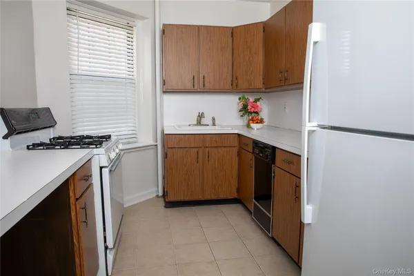 $159,000 | 178 Garth Road, Unit 1J, Scarsdale, NY 10583