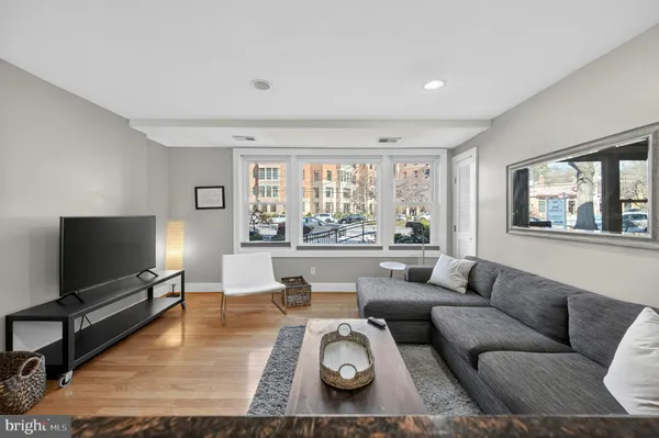 $2,395 | 4840 MacArthur Boulevard Northwest, Unit 408, Washington, DC 20007