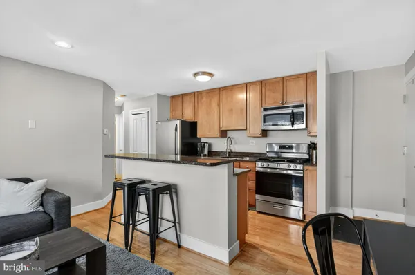 $2,395 | 4840 MacArthur Boulevard Northwest, Unit 408, Washington, DC 20007