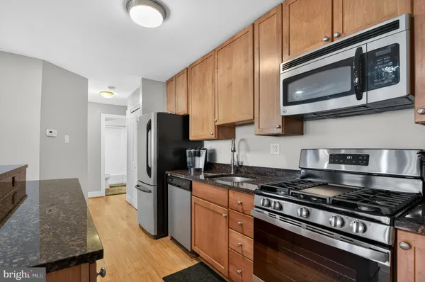 $2,395 | 4840 MacArthur Boulevard Northwest, Unit 408, Washington, DC 20007