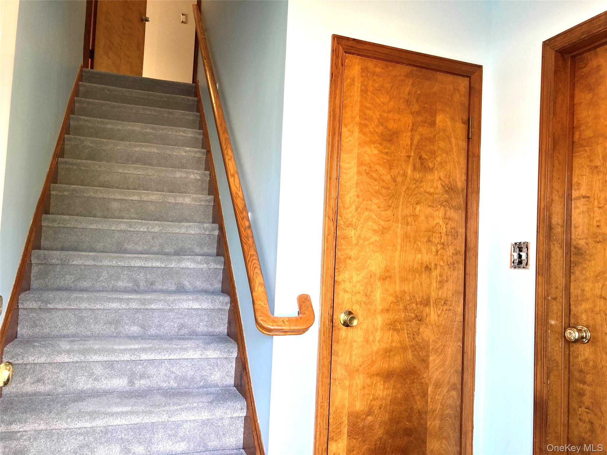 12 Soundview Avenue, Unit UPPR Oyster Bay, NY 11771 - Photo 2 of 20 a view of entryway