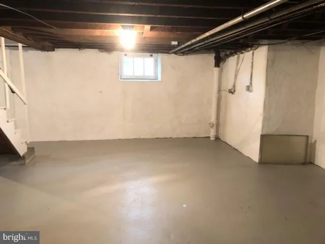 a view of a room with an empty space