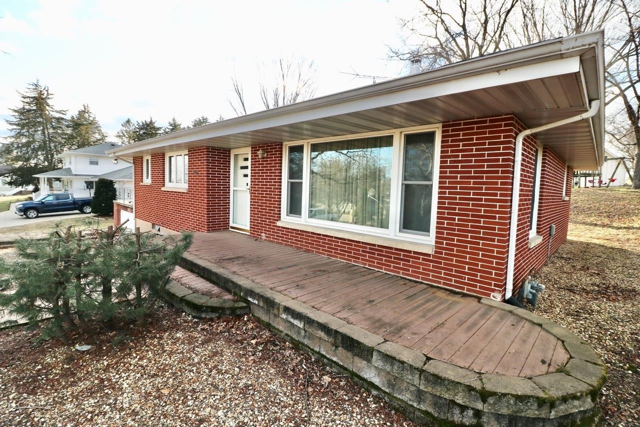 2433 Radford Road Dubuque, IA 52002 - Photo 21 of 28 Gallery Image 21