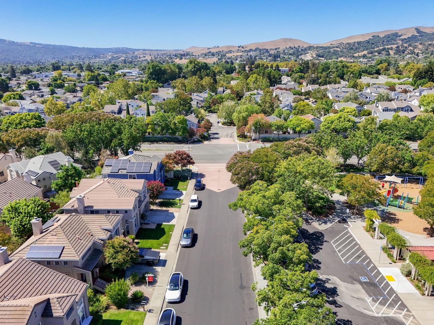 102 Triana Way San Ramon, CA 94583 - Photo 70 of 84 Gallery Image 70