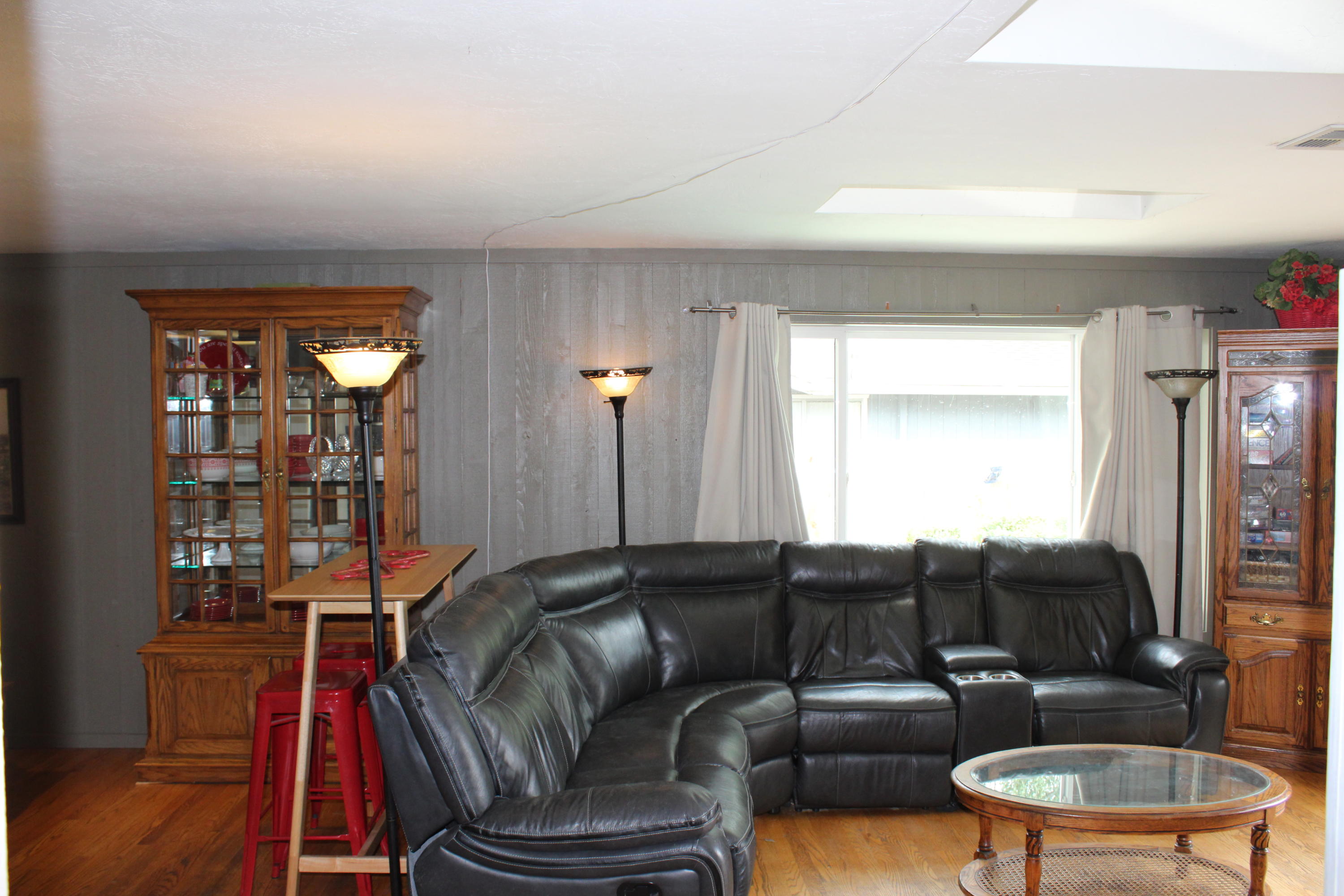 1115 Freeman Road Central Point, OR 97502 - Photo 11 of 21 IMG_3384