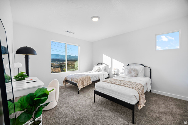2123 Wolverine Way, Unit 2437 Washington, UT 84780 - Photo 30 of 40 Spacious room featuring a large horizontal window and a high rectangular window
