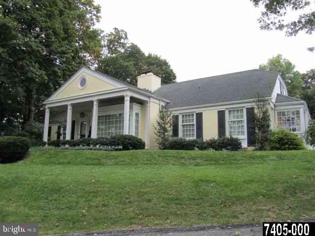 458 Country Club Road York, PA 17403 - Photo 1 of 25 Gallery Image 1