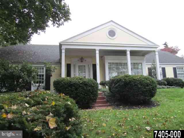 458 Country Club Road York, PA 17403 - Photo 2 of 25 Gallery Image 2
