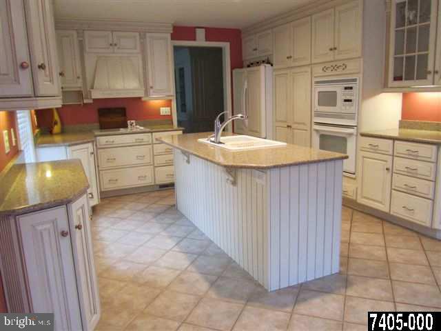458 Country Club Road York, PA 17403 - Photo 11 of 25 Gallery Image 11