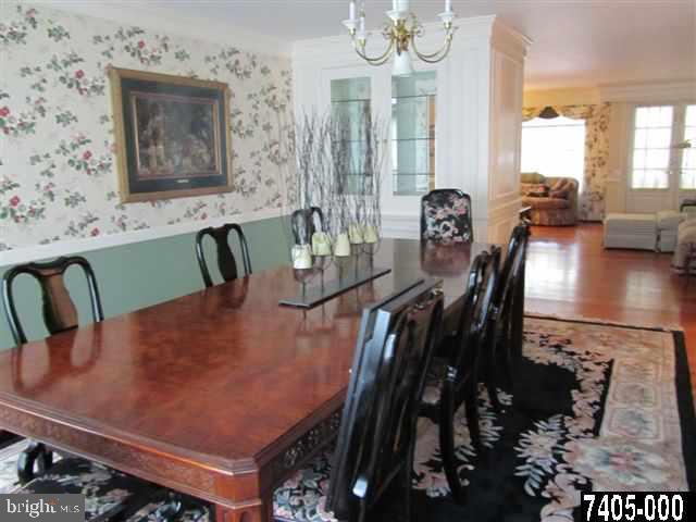 458 Country Club Road York, PA 17403 - Photo 7 of 25 Gallery Image 7