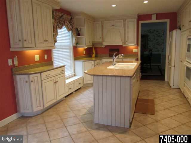 458 Country Club Road York, PA 17403 - Photo 10 of 25 Gallery Image 10