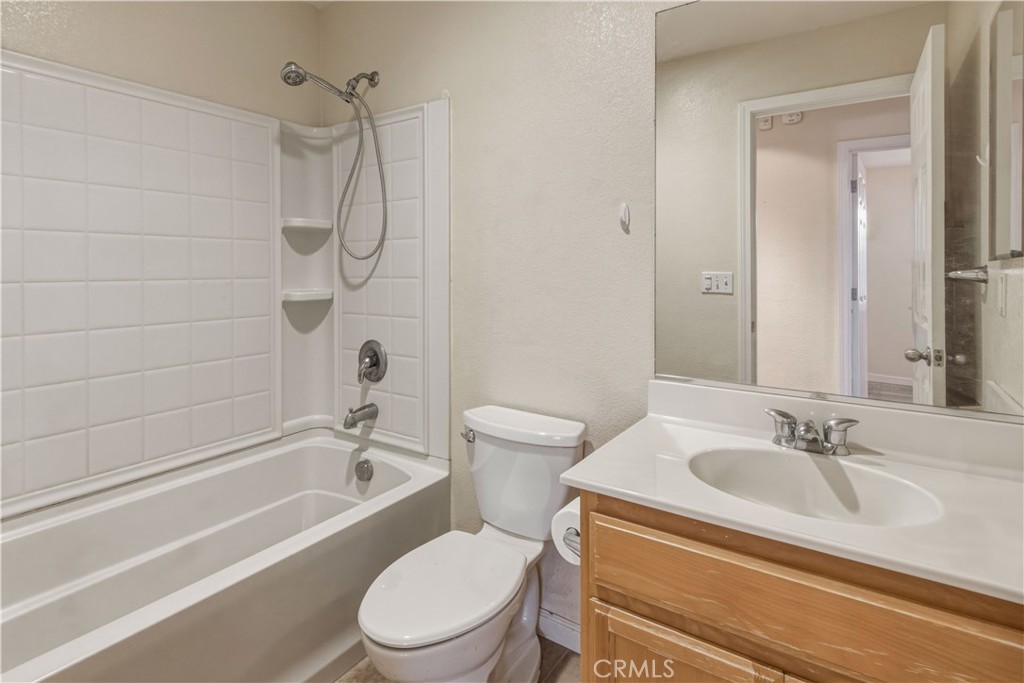 1525 La Sierra Street Merced, CA 95348 - Photo 16 of 36