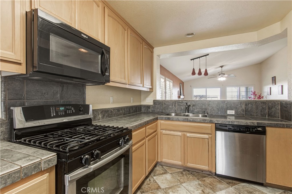 1525 La Sierra Street Merced, CA 95348 - Photo 8 of 36