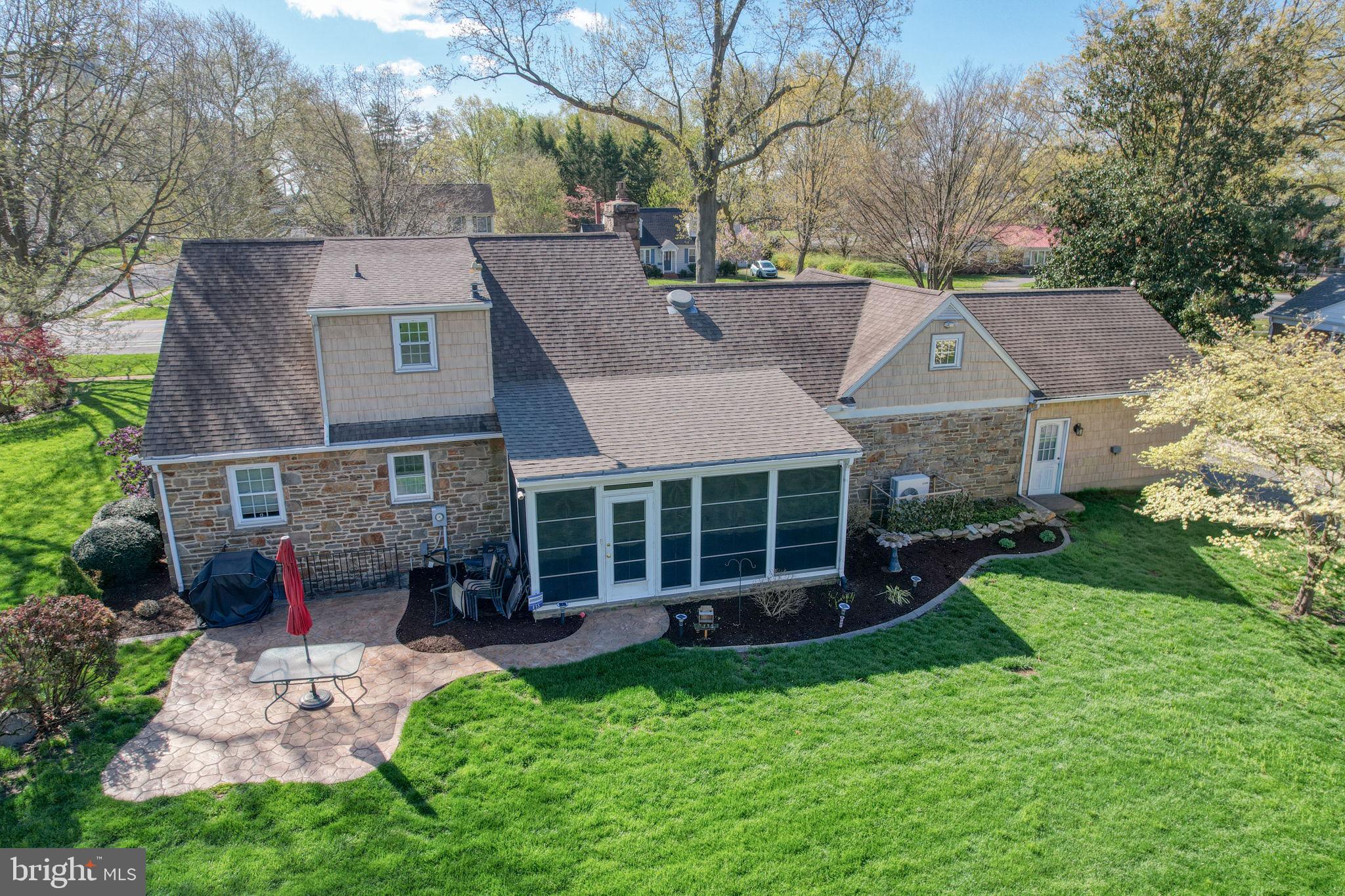 455 East Loockerman Street Dover, DE 19901 - Photo 5 of 55 front view of a house with a yard