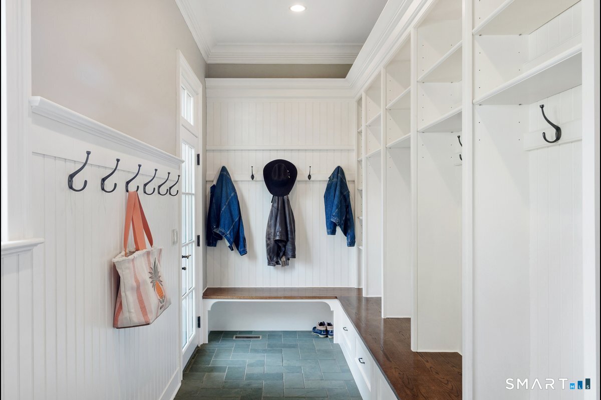 145 Galloping Hill Road Fairfield, CT 06824 - Photo 14 of 40