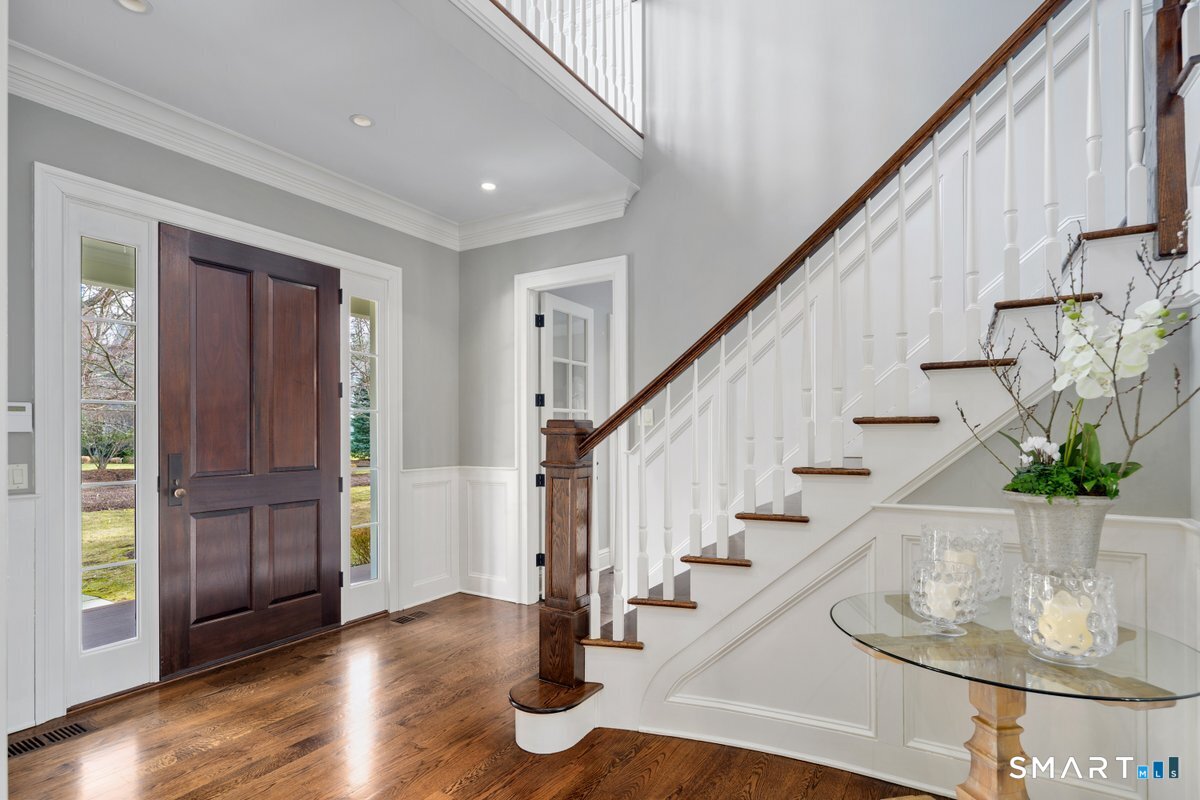 145 Galloping Hill Road Fairfield, CT 06824 - Photo 3 of 40