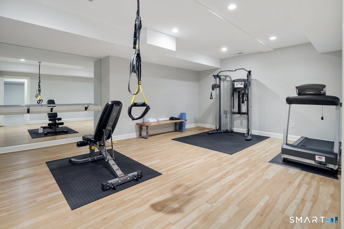 145 Galloping Hill Road Fairfield, CT 06824 - Photo 31 of 40