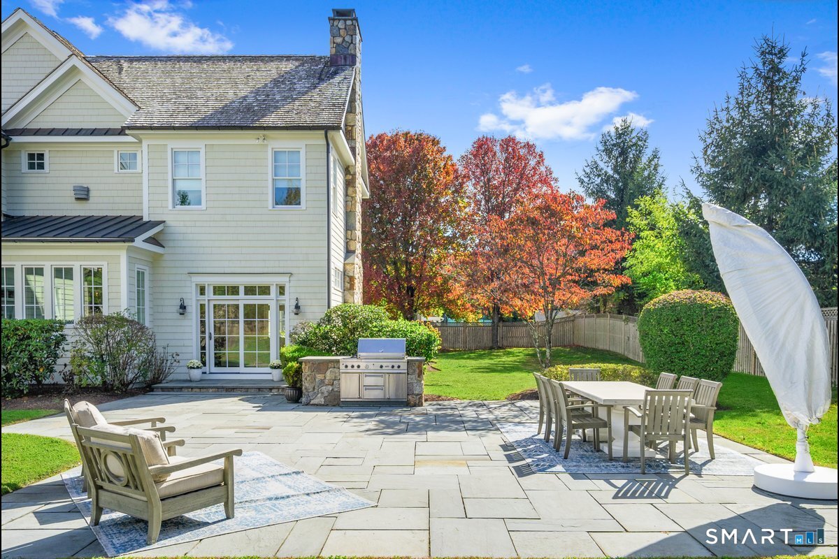 145 Galloping Hill Road Fairfield, CT 06824 - Photo 33 of 40