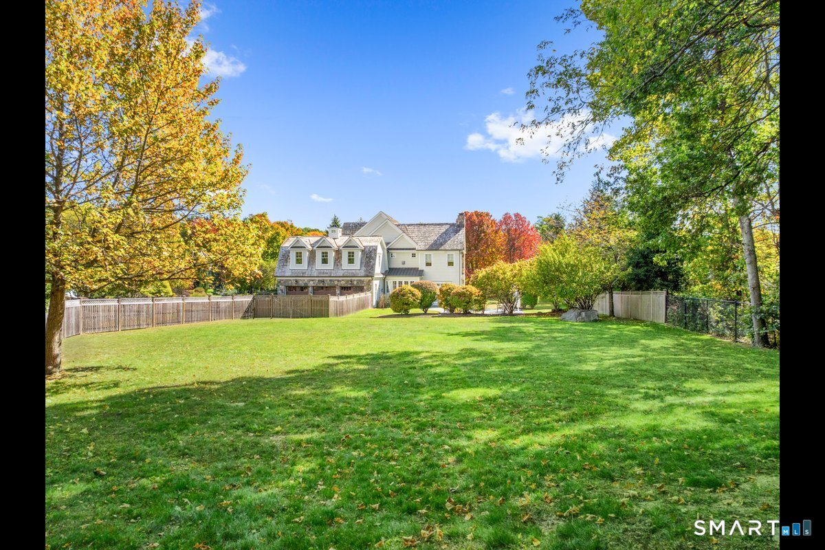 145 Galloping Hill Road Fairfield, CT 06824 - Photo 36 of 40