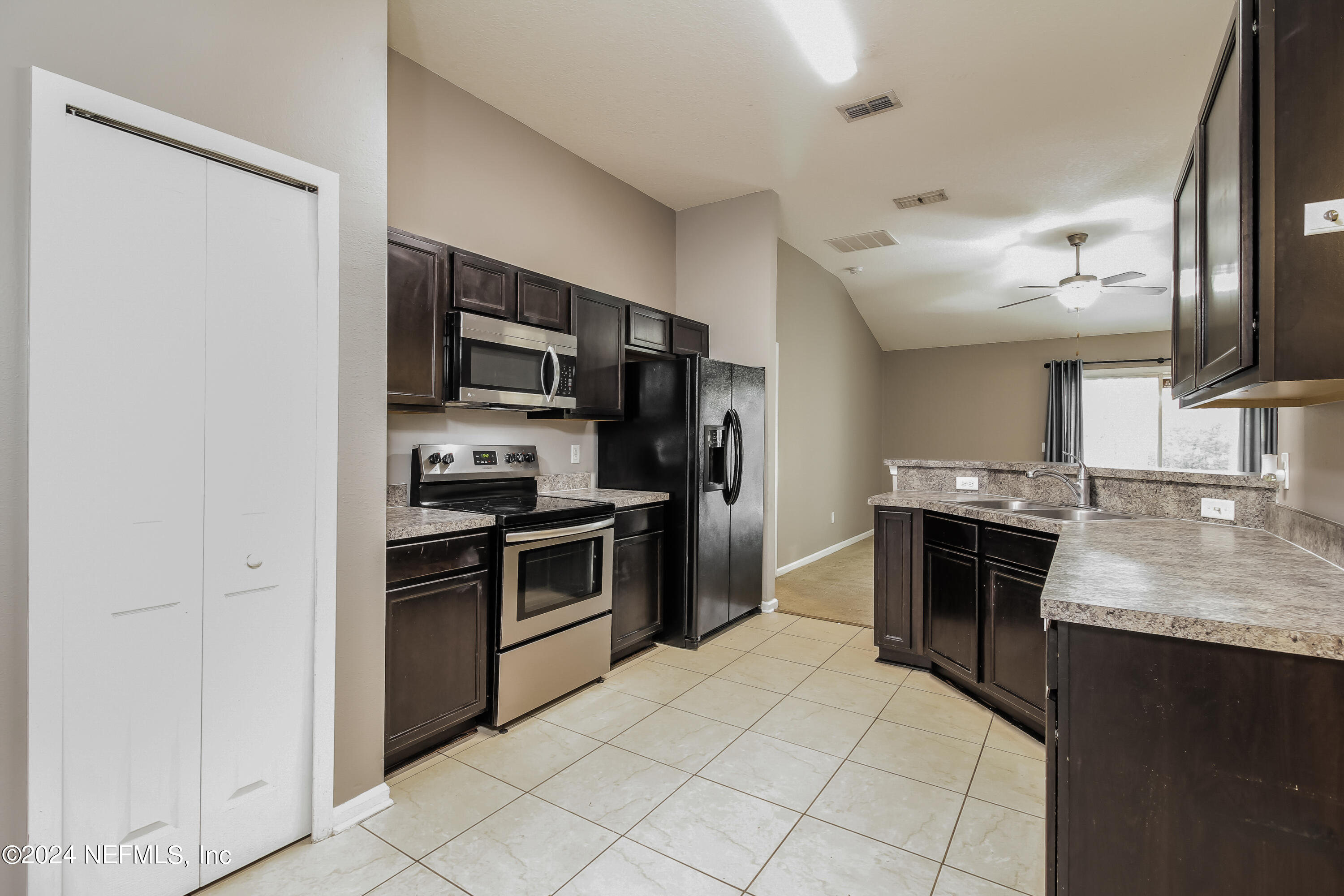 96477 Commodore Point Drive Yulee, FL 32097 - Photo 7 of 20 006-photo-kitchen-13532807