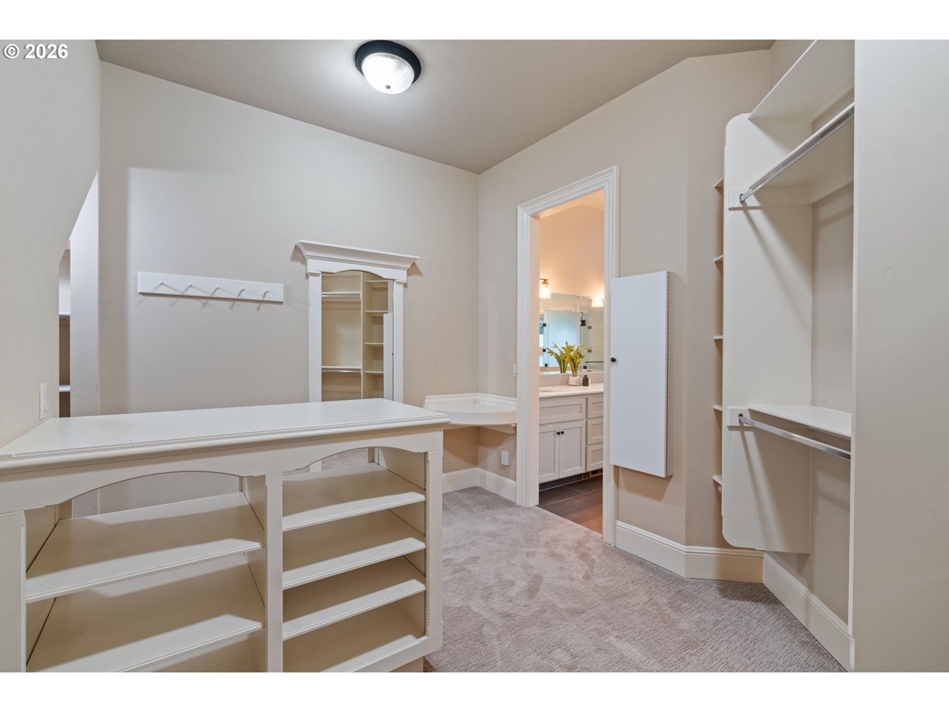510 Northeast 224th Circle Ridgefield, WA 98642 - Photo 28 of 48 a living room with a furniture and a dresser
