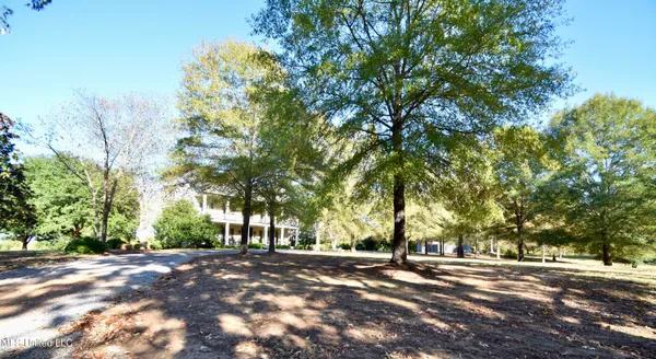 $985,000 | 2711 Highway 35, Carrollton, MS 38917