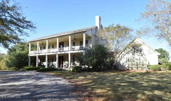 $985,000 | 2711 Highway 35, Carrollton, MS 38917