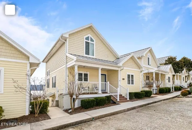 $429,900 | 131 North Deer Vlg Lane, Unit B, La Follette, TN 37766