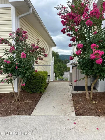 $429,000 | 131 North Deer Vlg Lane, Unit B, La Follette, TN 37766