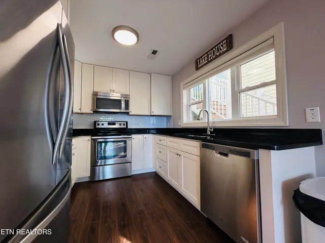 $429,000 | 131 North Deer Vlg Lane, Unit B, La Follette, TN 37766