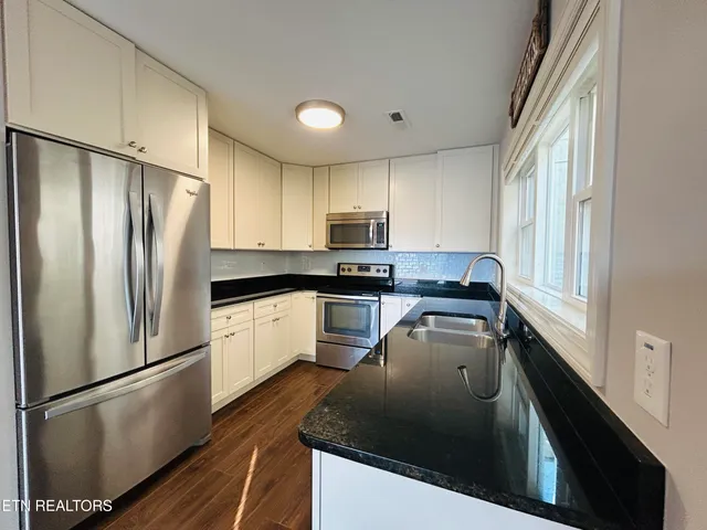 $429,000 | 131 North Deer Vlg Lane, Unit B, La Follette, TN 37766